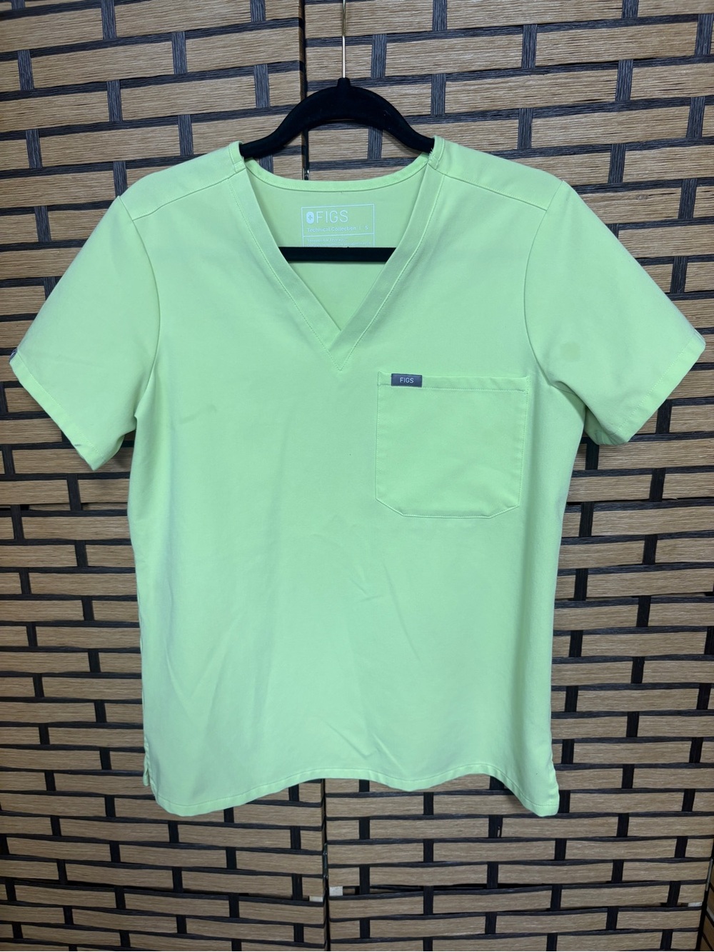 Figs lime free technical collection scrub top size small